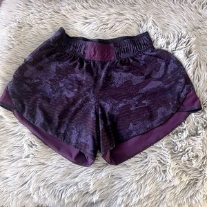 Lululemon shorts 💜